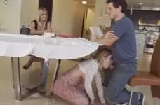 Diese sexy Teen Schlampe steht auf Sperma Spiele im Hardcore Porno